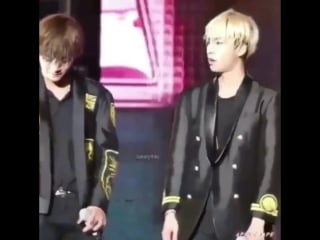 Dropping this video of taehyung and seokjin casually slapping each others butts
