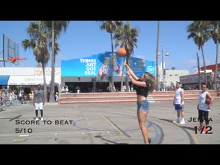 Jenna bandy challenging strangers to a three point contest at venice beach!! (27 09 2019)