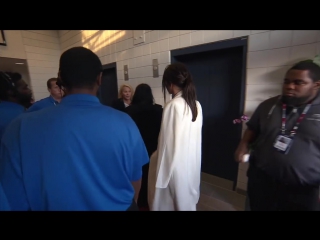 Security stops kardashian as she bypasses metal detector in flushing meadows