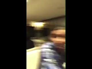 Adrian en el instagram story de jorge junto clara, diego, stephie, pablo y christie ayer en madrid