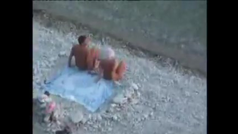 Er-xotin jinsiy olatni Juda qora qora tanli erkak oq ayolga yuguradi