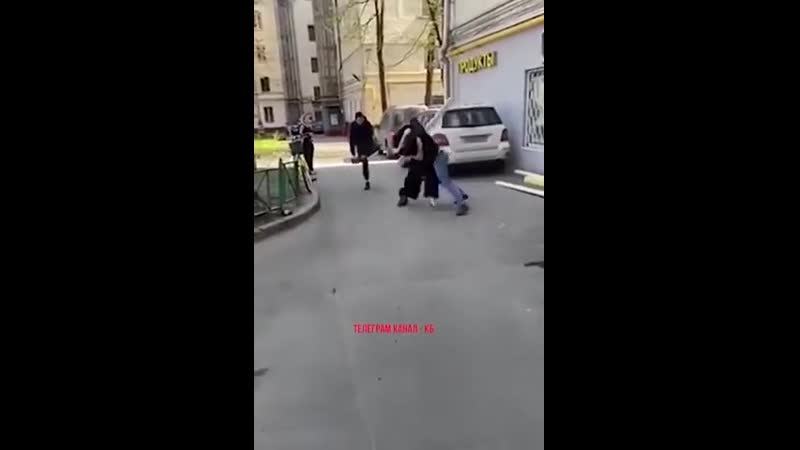 Двое неизвестных докопались до мужчины за внешний вид