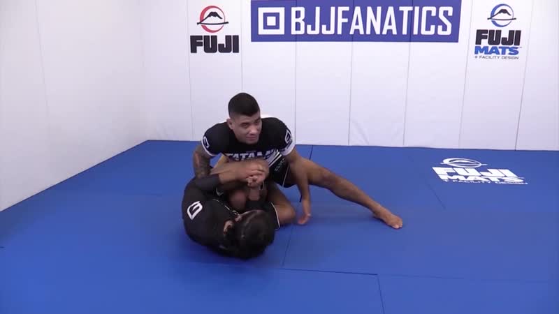 Jt torres knee shield to knee cut pass