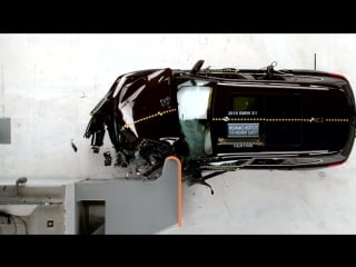 2016 bmw x1 small overlap iihs crash test