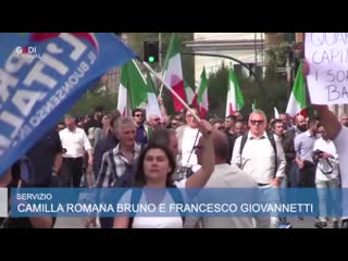 Centrodestra a roma, larrivo in piazza di casapound tra i selfie questo popolo (1) mp4