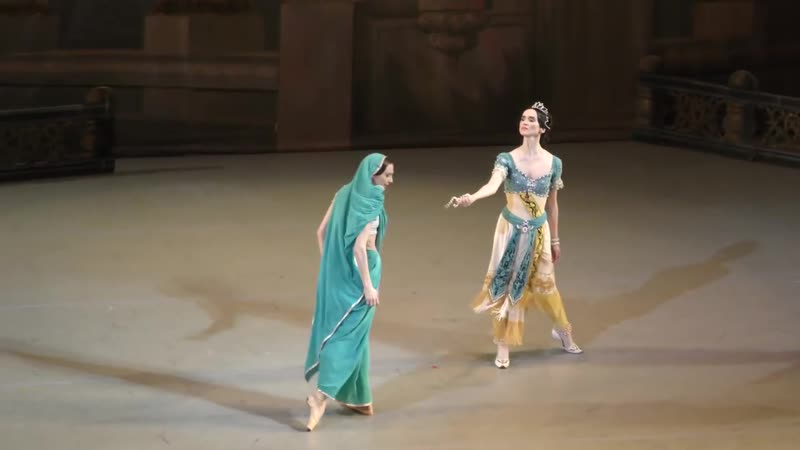 30 12 18 svetlana zakharova and olesya novikova la bayadere act i