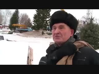 Хуй доедает,без соли и лочка не нравится (360p) mp4