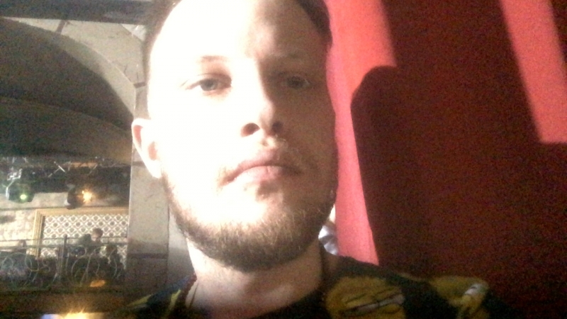 Девочки крутятся😏