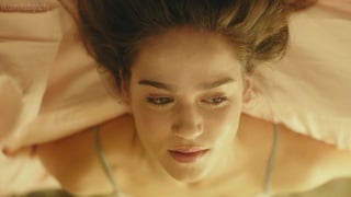 Матильда анна ингрид лутс (matilda anna ingrid lutz) в фильме "звонки" (rings, 2016, ф хавьер гутьеррес) 1080p