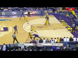 Ben simmons quick hands on perimeter, steal fastbreak dunk