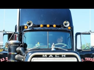 Original rubber duck 1970 mack rs700 of caretaker⁄small fleet owner anthony fox