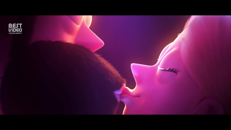 Русалка, моряк и спасательный жилет