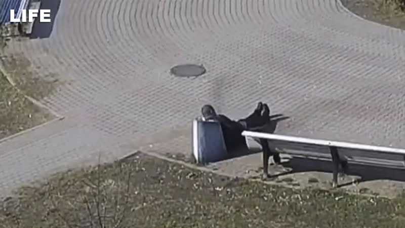 Мобильный телефон взорвался в кармане у петербуржца