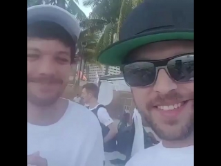 Louis giving a shoutout to fan at ultra miami last weekend