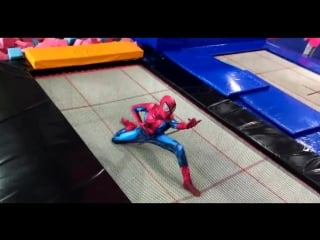 В sky jump занимаются только супергерои! 😎