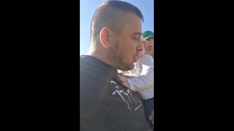 Молдованин нашёл у своего хутора вооружённого пиндоса и погнал его в пиндосию