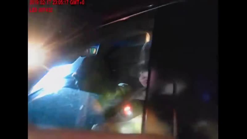 Женщина полицейский расстреляла подозреваемого, попытавшегося убить ее