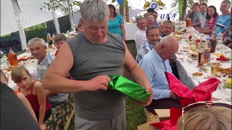 Сын выполнил обещание, данное отцу еще в детстве невероятно трогательно!