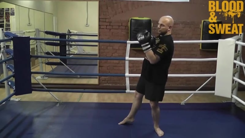 Бокс сдвоенный апперкот в ближнем бою