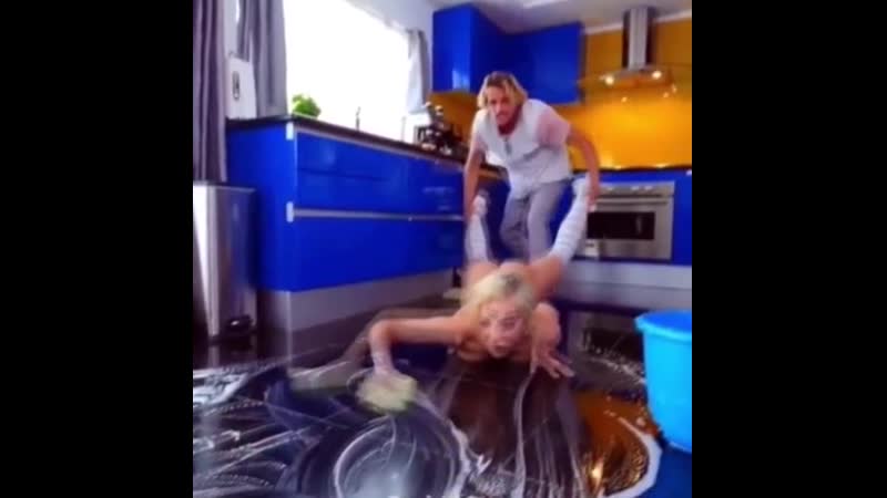 Мистер пропер и его швабра