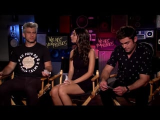 Rotten tomatoes wayfmovies zacefron, emrata, and maxjoseph lay down some sick beats with graedrake