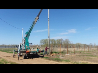 Устаноа опоры в пробуренное отверстие