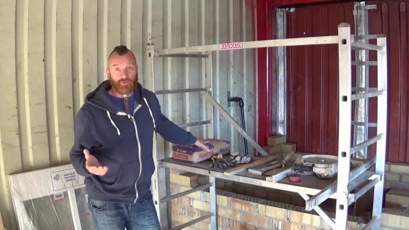 Шилин и первые кирпичи