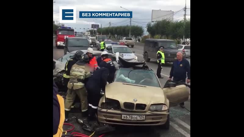 Водитель bmw вылетел на «встречку» и устроил жесткое дтп на коммунальном мосту