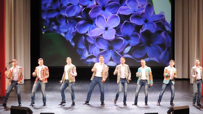 Эстрадно джазовый ансамбль «эксклюзив» «букет сирени»