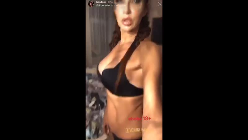 Эвелина блёданс в свои 50 не стесняется демонстрировать свое тело в купальнике