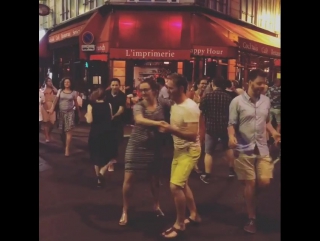 Our street is the best street in paris! париж 21 06 2017