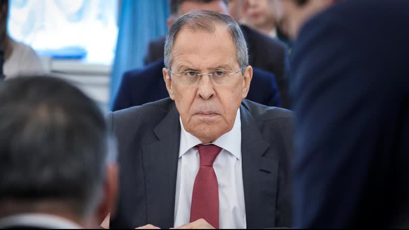 Live lawrow hält rede auf wirtschaftsratssitzung