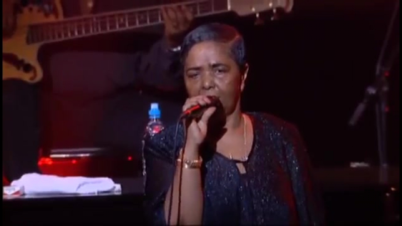 Cesaria evora carnaval de sao vicente ( live in paris )