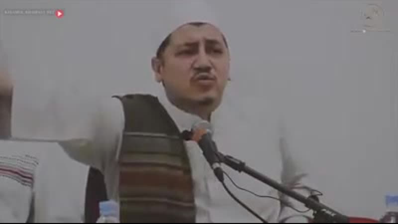 Tazkirah doa ketika membuka pakaian