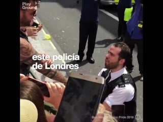 Playground gay police officer propose boyfriend at london pride parade