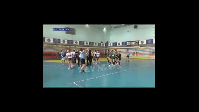 Украинские гандболистки устроили массовую драку на паркете (видео) инцидент произошел в матче женского чемпионата украины между