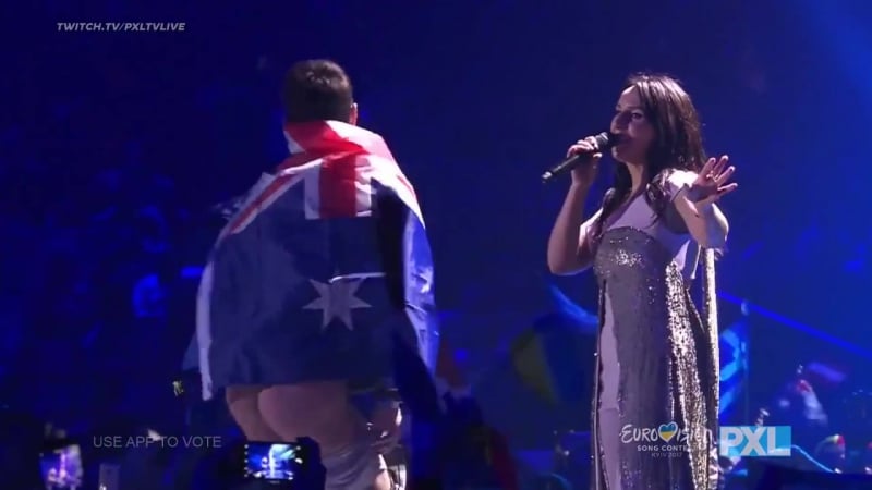 Джамала заспівала з мужиком з голою дупою (євробачення 2017)