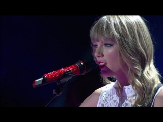Tpornr swift tim mcgraw (live at cma music fest country's night to rock 2013)