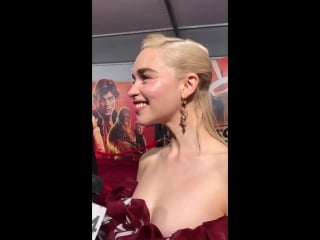 Emilia clarke fala sobre chewbacca