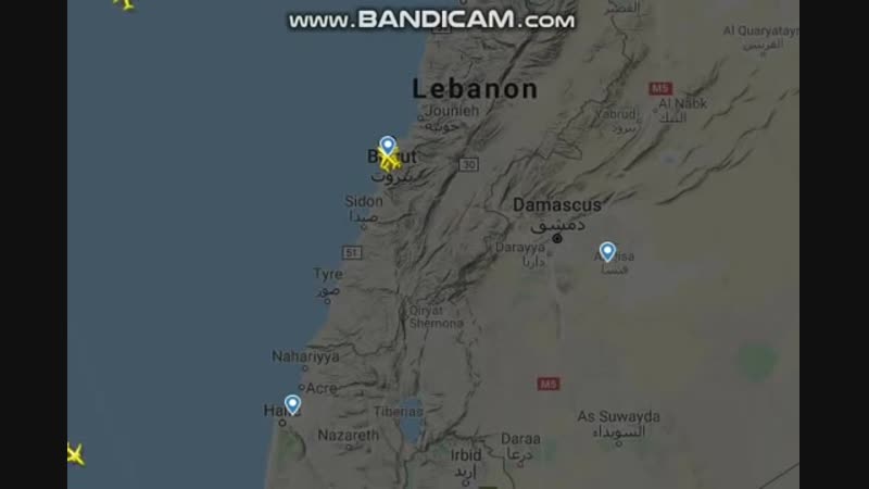 Гражданские самолёты в момент атаки израильских истребителей