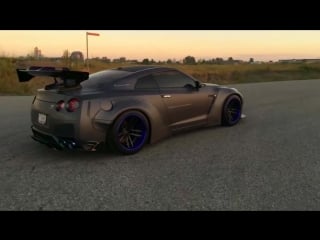 Beasty gt r r35 equipped armytrix performance exhaust ✌