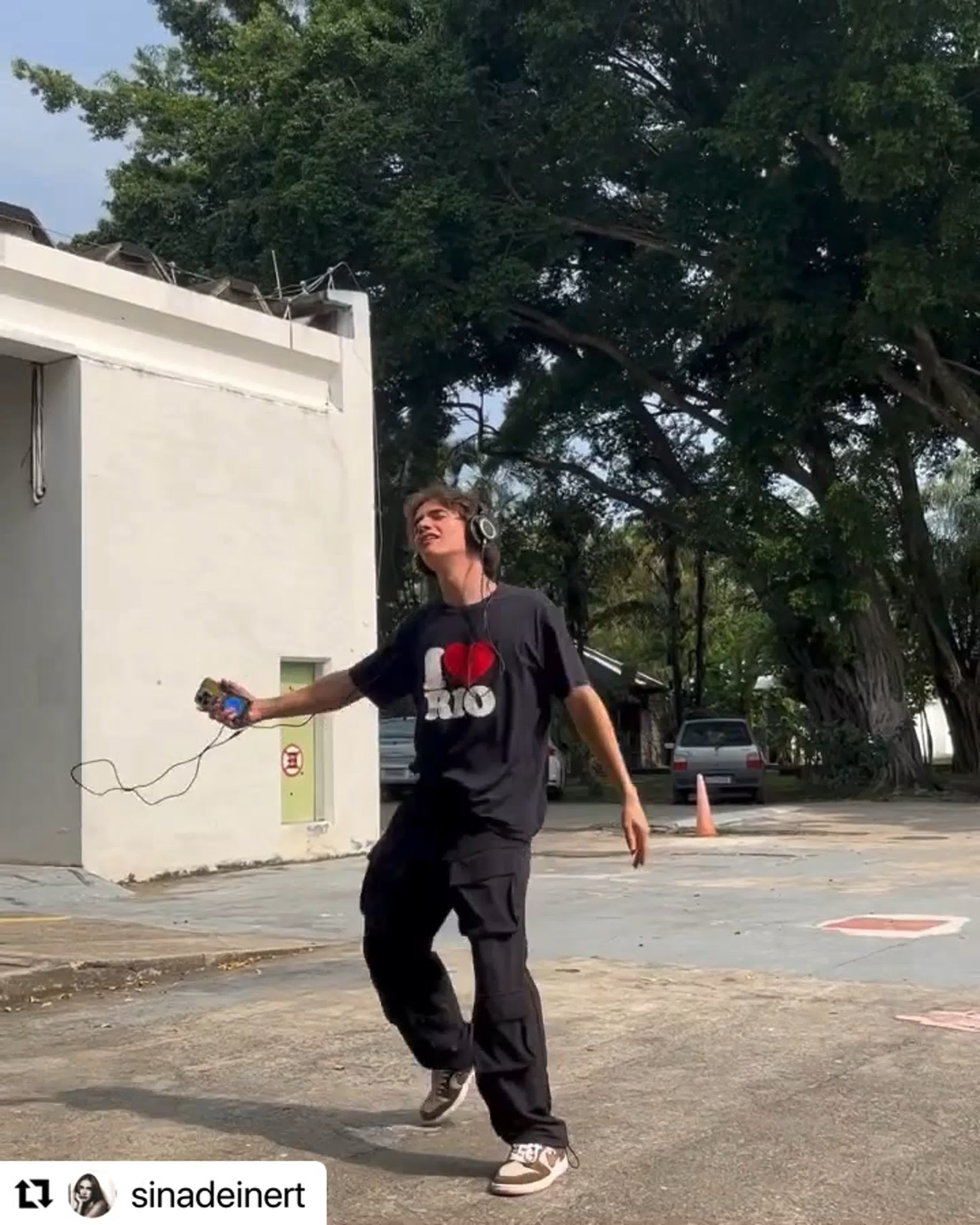 Sina Drums- seductive nude - Yield to her charm