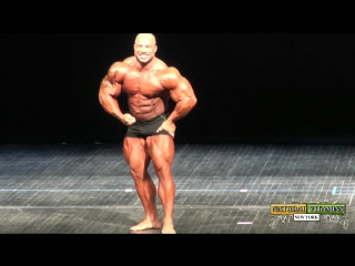 Jon delarosa guest posing @ 2015 victor martinez legends classic