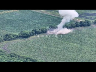 💣🚀🔥на південь від окупованої кахои у херсонській області за допомогою м142 «himars» була виявлена та знищена російська рзсв бм