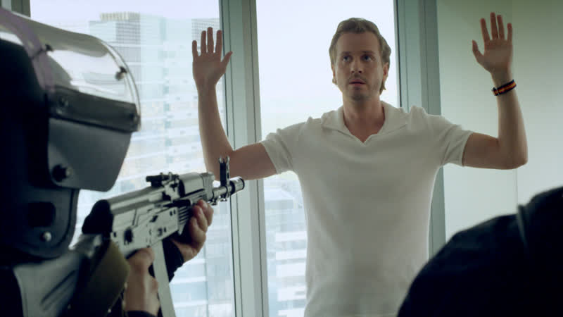 Русский фильм боевик **правила механика замков**