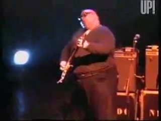 Popa chubby plays stoop down baby