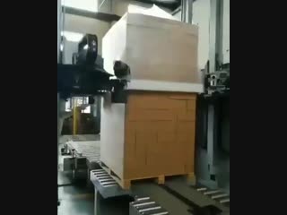 Stretch wrapping machine