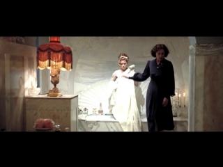 Эми адамс голая amy adams nude 2007 miss pettigrew lives for a day 2007 мисс петтигрю [720p]