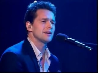 Julian ovenden singing last waltz on the alan titchmarsh show