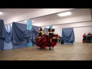 Sexy cancan dance